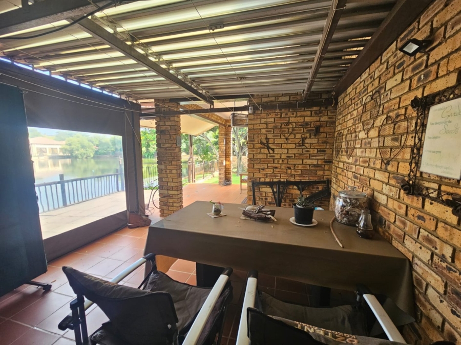 3 Bedroom Property for Sale in Safari Gardens North West